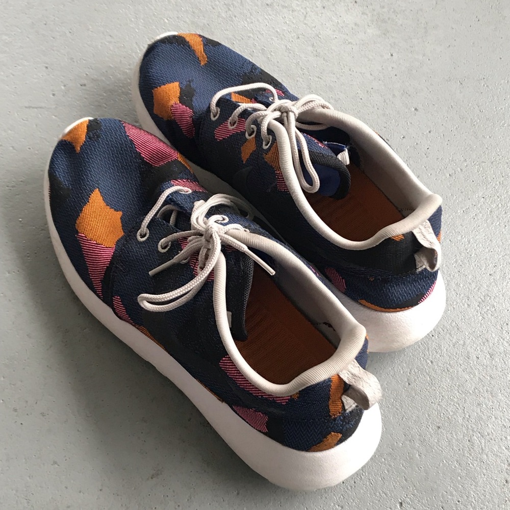 Geometric Nike Roshe Shoes